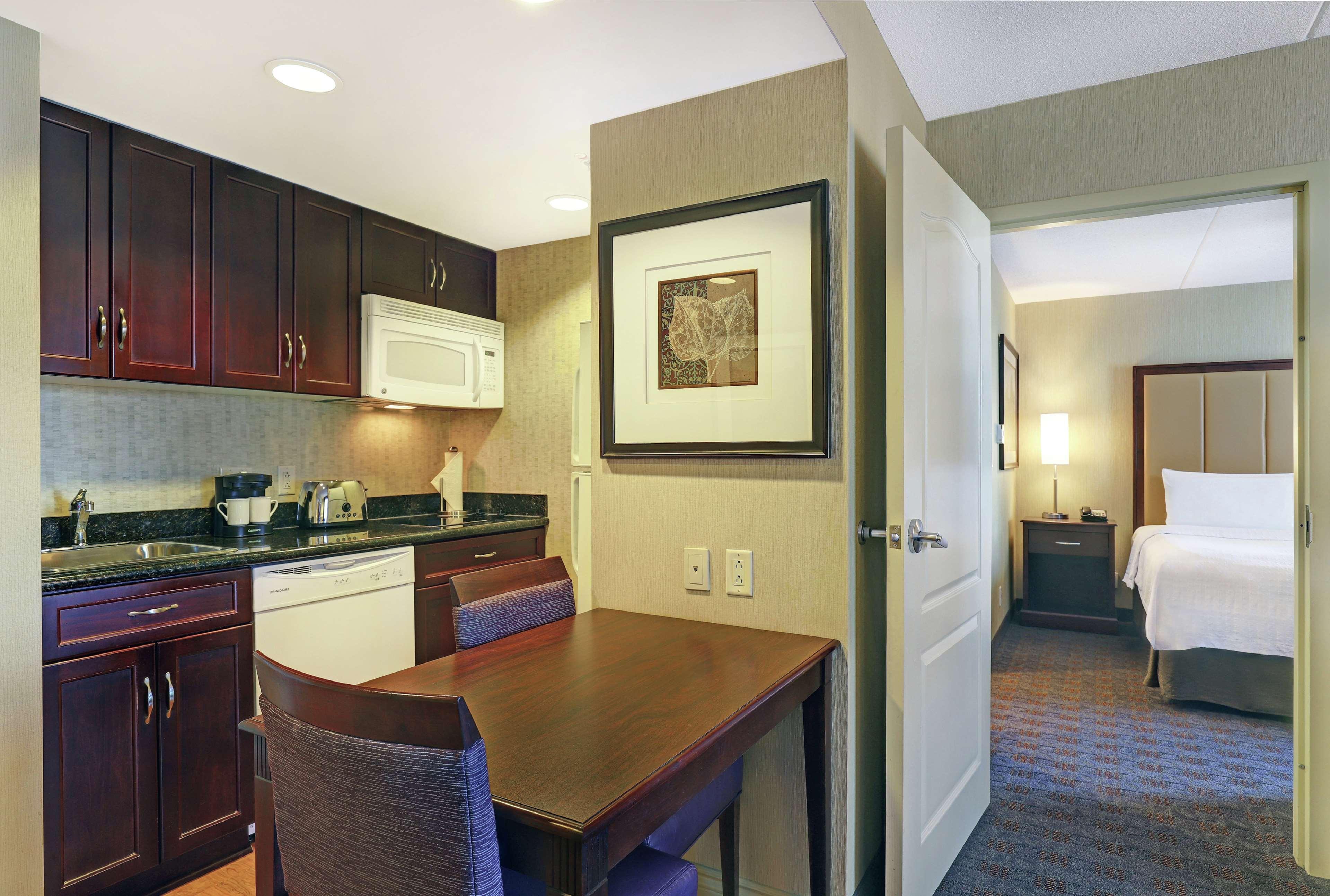 Homewood Suites By Hilton Cambridge-Waterloo, Ontario Εξωτερικό φωτογραφία