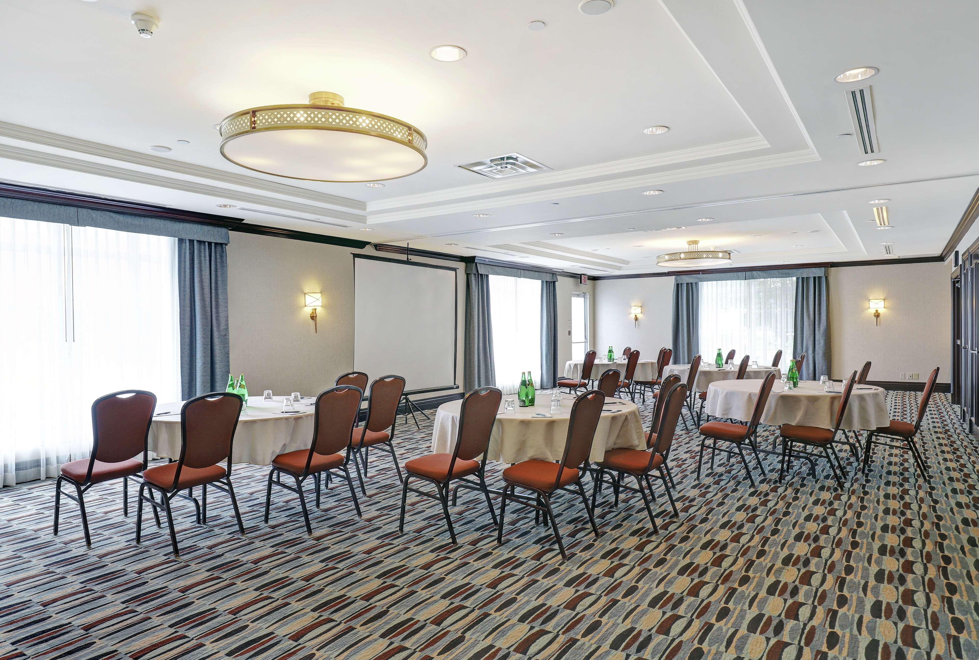 Homewood Suites By Hilton Cambridge-Waterloo, Ontario Εξωτερικό φωτογραφία