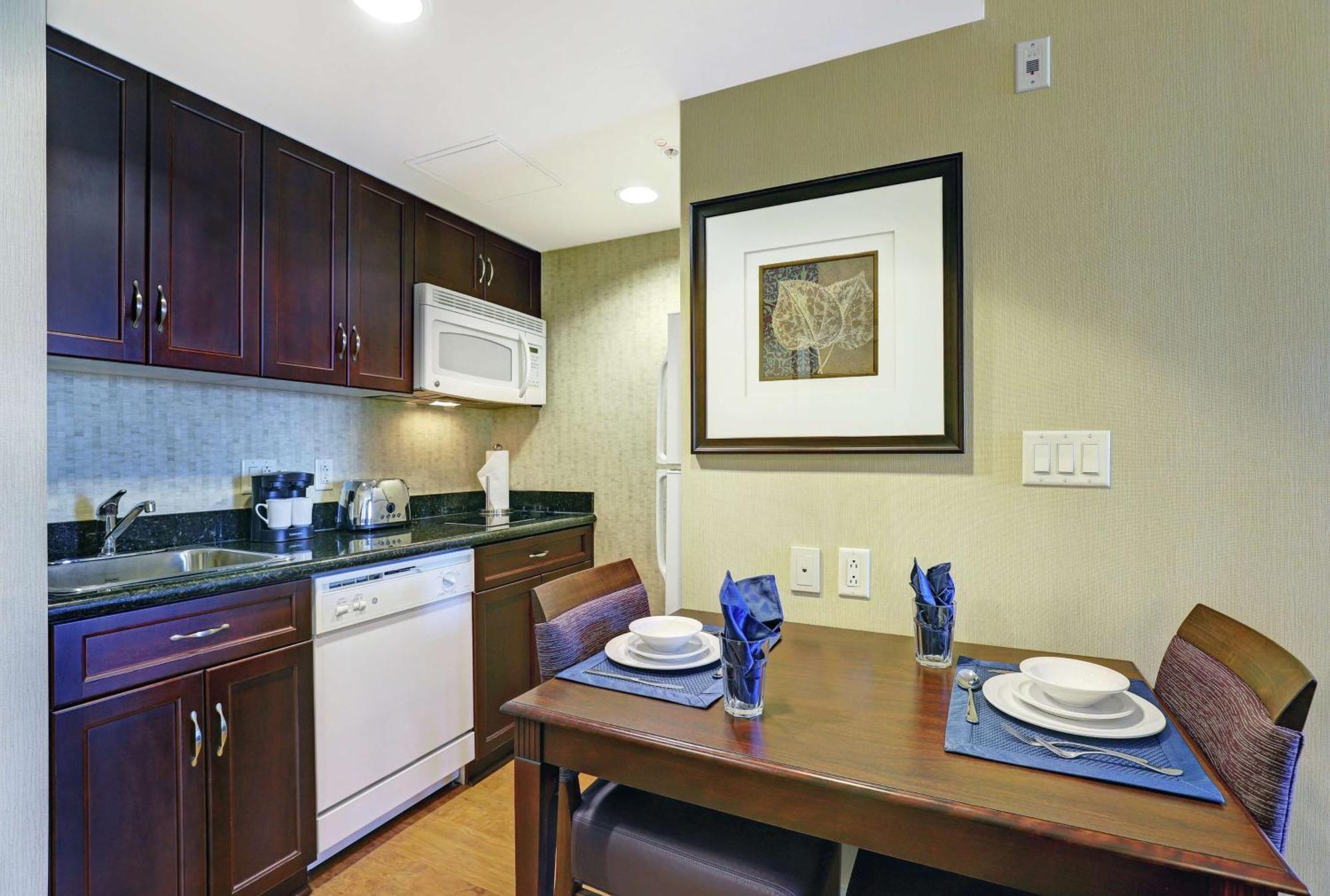 Homewood Suites By Hilton Cambridge-Waterloo, Ontario Εξωτερικό φωτογραφία
